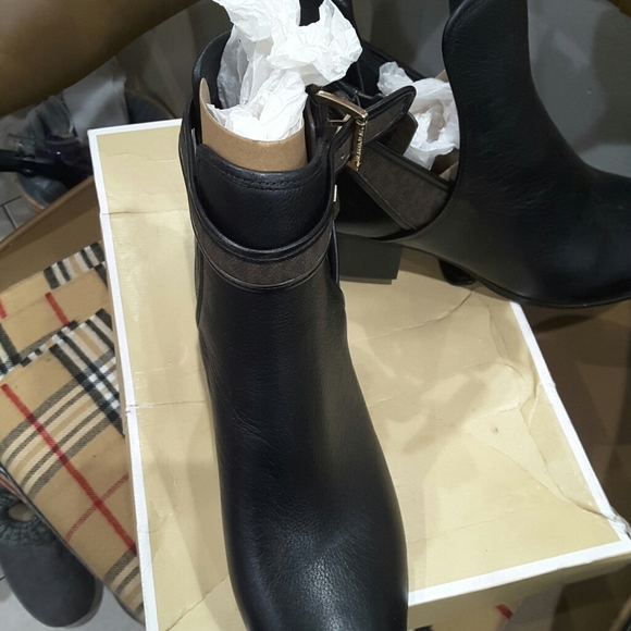 Michael kores Britton  bootie - Picture 7 of 9